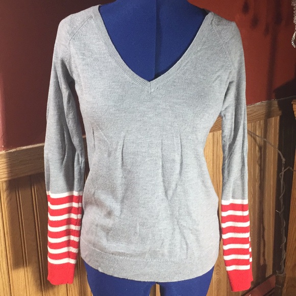 GAP Sweaters - Gap vintage wool blend V-neck sweater sequin Sm